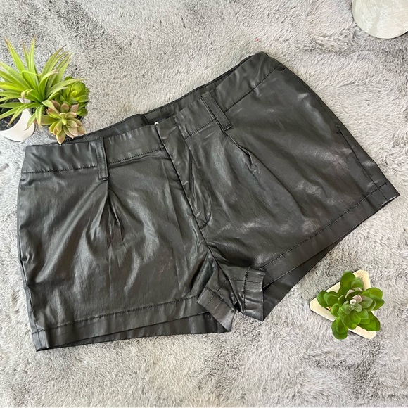 7 for all mankind Faux Leather Black Shorts - Size 28 - Picture 4 of 11